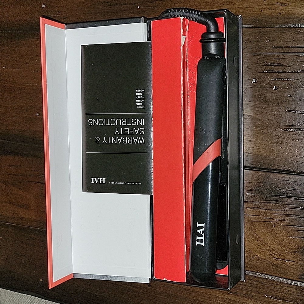 HAI 1IN. CERAMIC FLAT IRON
